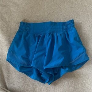 lululemon athletica 2.5 poolside Hotty hot shorts